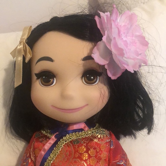 Disney Animators Collection - It's a Small World, China singing doll (retired). - Picture 2 of 3